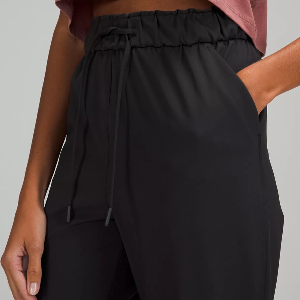 Lululemon Stretch High Rise Pant 7/8 Luxtreme Fabric Black Joggers Pants 2 - Picture 5 of 6